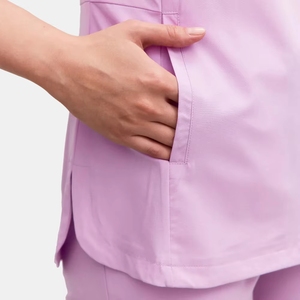 Ensemble d'uniformes médicaux personnalisés très demandés pour femmes : haut en jersey et pantalon pour médecins, infirmières et patients - Product Image 4
