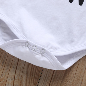 Ropa Deportiva para Bebés al por Mayor, Conjunto de Ropa de Marca para Bebés, Conjuntos de 3 Piezas con Gorro para Niños Pequeños de China - Product Image 3