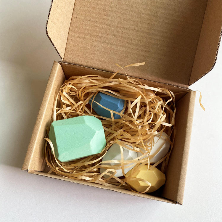 5 granos coloreados pino