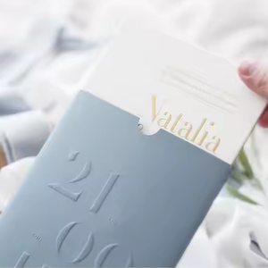 Tarjetas de agradecimiento reciclables de lujo personalizadas con sobre de lámina plateada, bolsa para facturas, logotipo en relieve, Impresión de manga de sobre - Product Image 5