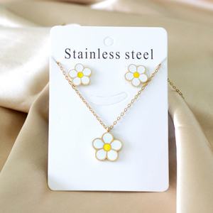 Wholesale Jewelry <b>Set</b> Stainless Steel Jewelry Flower Elegant Type <b>Women</b> Gift Earrings and Pendant Statement Gold Jewelry <b>Sets</b> - Product Image 3