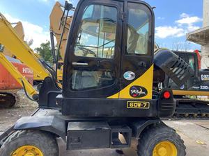 Mini-excavatrice sur pneus Hyundai 60 6T d'occasion à haute efficacité, certification CE EPA, attache rapide, brise-roche, pompe hydraulique KYB - Product Image 5