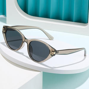 Gafas de Sol Polarizadas Estilo Ojo de Gato Hechas a Medida para Mujer, Protección UV400, Lentes TAC, Marco Negro Brillante, Estilo Instagram KS 3859 - Product Image 3