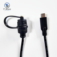 Câble d'extension USB-C avec prise USB-C mâle vers femelle à montage sur panneau, support de châssis personnalisé et couvercle étanche