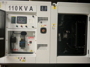 เครื่องกำเนิดไฟฟ้าฉุกเฉิน 110kva สำหรับเครื่องยนต์ 4BTA3.9-G13 แบบโครงเปิด เงียบพิเศษ สตาร์ทไฟฟ้า 3 เฟส Leroy-Somer - Product Image 3