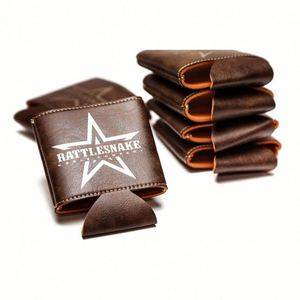 Porta Latas de Cerveza de Cuero PU con Logotipo Personalizado, Enfriador de Latas, Kit de Herramientas Promocionales con Logotipo Grabado en Relieve - Product Image 1