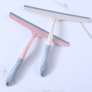 ที่ปาดน้ำกระจกสีชมพูนอร์ดิกและสีเบจ ทำจากวัสดุ TPE สำหรับทำความสะอาดหน้าต่างบ้านและรถยนต์ - Product Image 1