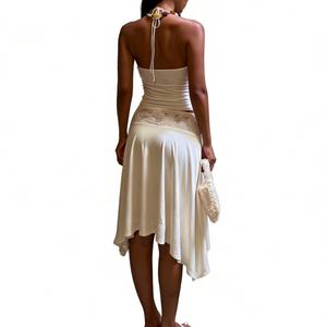 Ensemble deux pièces OEM personnalisé en dentelle texturée ivoire, comprenant un crop top sans manches et une jupe midi fendue, pour tenue de soirée formelle ou de rendez-vous galant - Product Image 2