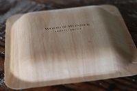 Assiettes carrées jetables écologiques en bois pour la décoration de mariage au laser