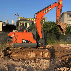 รถขุดตีนตะขาบ Doosan DH60 มือสอง ปี 2022 คุณภาพเยี่ยมจากเกาหลี ขายดีที่สุด บุ้งกี๋ขนาด 1.15 เมตร กำลัง 110 กิโลวัตต์ แรงบิดสูง - Product Image 1