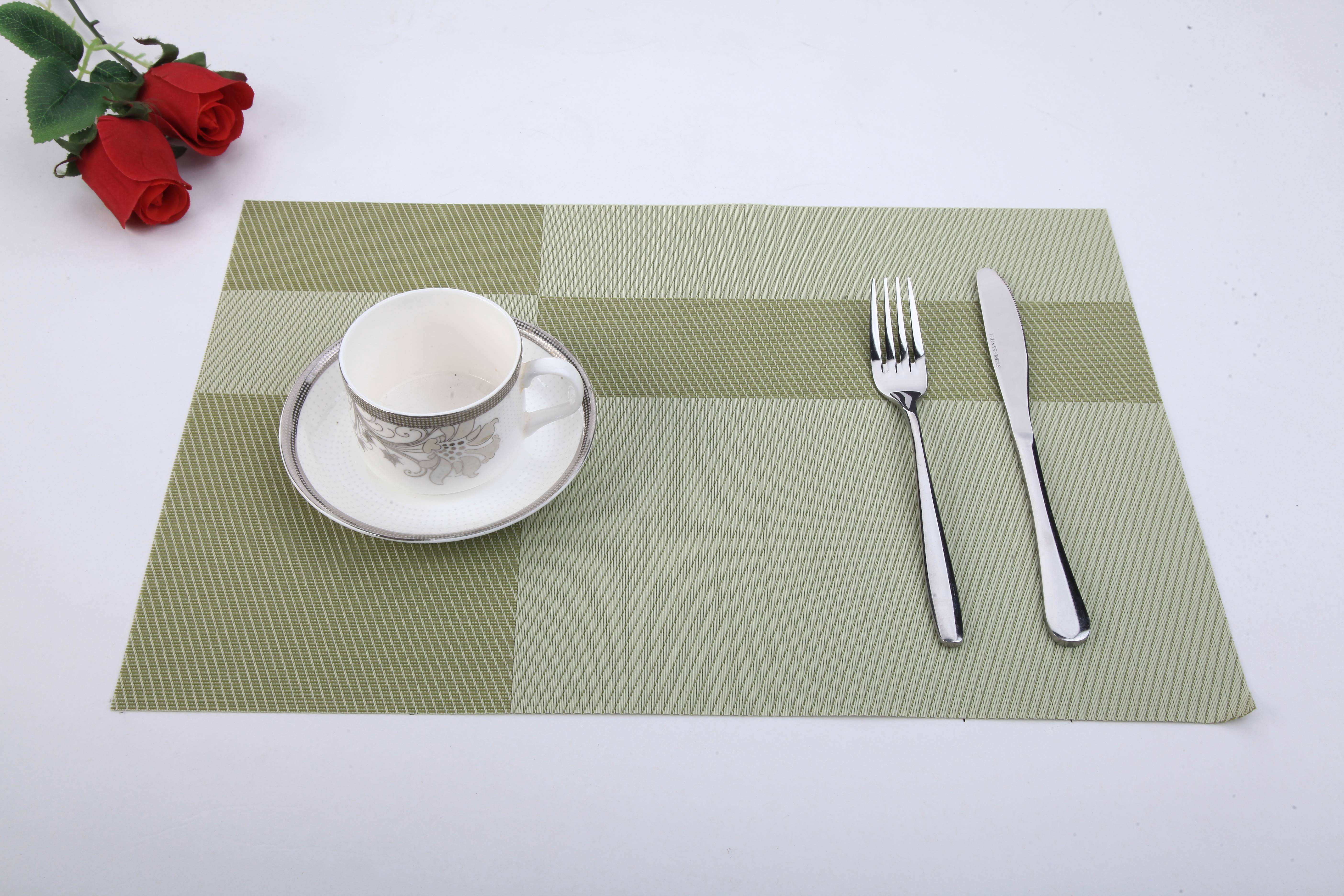 สีเขียว