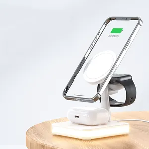 Vendita calda LED Nightlight Desk magnetico 3 in 1 telefono ricarica rapida Qi supporto per caricabatterie Wireless per Apple Airpod e orologio