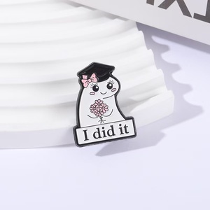 Spilla divertente in lega di zinco con meme Flork semplificato per laurea, personalizzata con scritta 'I Did It', distintivo da risvolto con fiore, gioiello per laureati - Product Image 4