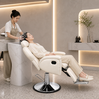 Fauteuil de Barbier Inclinable avec Base Pivotante Chromée, Repose-Pieds Réversible en Aluminium Coulé et Revêtement en Cuir PU pour Salons de Coiffure et Studios de Soins Capillaires