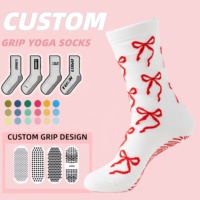 Échantillon disponible – Chaussettes de yoga antidérapantes et ventilées anti-odeur avec coussinets amusants pour le talon, idéales pour les programmes de rééducation sportive
