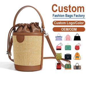 Bolso de Lona y Piel de Oveja Tejida para Mujer, Color Marrón, con Detalles en Cuero de Grano Completo, Correa Ajustable Anti-Robo para el Verano - Product Image 1
