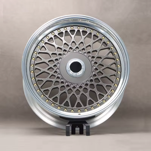 Rueda de coche de pasajeros personalizada de aleación de aluminio forjado de dos piezas con malla retro para vehículos europeos y reacondicionamiento general. - Product Image 3