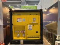 Système de stockage d'énergie par batterie 150-300 kWh 380/400 V, refroidissement par air IP54, alimentation avec batteries lithium-ion pour alimentation de secours