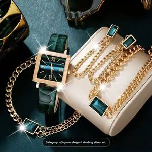 Montre pour fille de style TikTok Live, petite montre verte tendance, vintage, populaire sur Internet, luxe léger, pour étudiante, <span class=keywords><strong>en</strong></span> verre et alliage, à quartz - Product Image 1