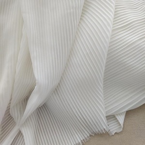 Tela de Chifón Plisada Blanca, Tela de Chifón Arrugada con Pliegues de Acordeón y Perlas para Vestido de Novia, Vestido de Fiesta - Product Image 1
