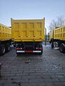 รถบรรทุก SINOTRUCK มือสอง <span class=keywords><strong>6x4</strong></span> แบบดัมพ์ 371 แรงม้า 20 ลูกบาศก์เมตร 30 ตัน พวงมาลัยซ้าย ยูโร 2 ราคาโรงงาน - Product Image 4