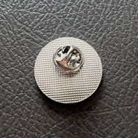 Broches personnalisées en métal poli avec logo d'équipe de basketball, vente en gros, pour vestes et objets de collection, souvenirs en vrac pour fans de basketball