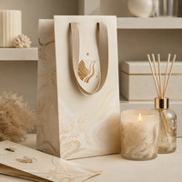 Sac d'emballage cadeau en papier kraft avec poignée renforcée, biodégradable, robuste, pour bougies et diffuseurs, prêt pour la vente en boutique et au détail