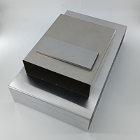 Boîtier en aluminium pour batterie prismatique IATF16949 avec assemblage de plaque de couvercle pour cellules LiFePO4, NCM, Sodium Ion ESS