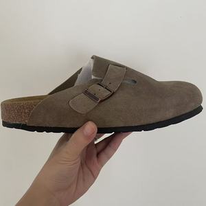Sandalias planas de exterior personalizadas de Alemania, tipo mule, de cuero auténtico y ante, con plantilla de corcho, zuecos sólidos con forro de piel para mujer - Product Image 4