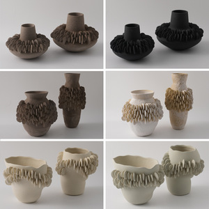 Vaso in Ceramica Bianca Texturizzata, Artigianato Artistico, Smaltatura Opaca, Impermeabile, Unico Portafiori Decorativo a Forma di Disco - Product Image 6