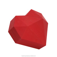 Boîte d'emballage en carton en forme de cœur avec logo personnalisé, boîte de luxe en forme de cœur rouge tridimensionnelle