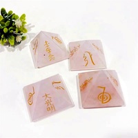 Pyramides de chakra en quartz rose naturel en gros, pyramides d'orgone, cristaux sculptés roses, décoration DIY pour la maison, tailles personnalisées