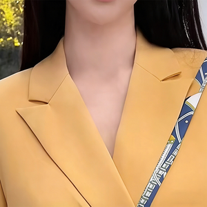 Completo Blazer Giallo Senape Vibrante <span class=keywords><strong>da</strong></span> Donna con Cintura in Vita, <span class=keywords><strong>Outfit</strong></span> <span class=keywords><strong>da</strong></span> <span class=keywords><strong>Ufficio</strong></span> in Tessuto Traspirante con Finiture a Contrasto per Visite Clienti - Product Image 3