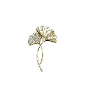 Pin de Solapa Creativo de Alta Gama con Diseño de Hoja de Ginkgo y Pedrería, Accesorio de Lujo para Camisas y Trajes - Product Image 6