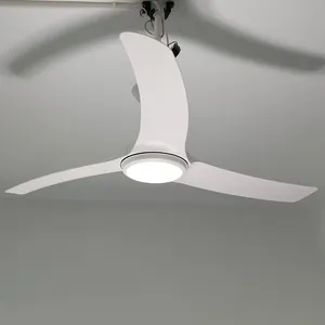 Ventilador de techo silencioso de diseño moderno con motor de CC Ventilador inteligente Led multicolor Techo con aspas de plástico