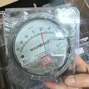 Manómetro Diferencial Magnético de Plástico Original Serie Dwyerr 2000 para Industrias Hidráulicas, Precisión del 1.6%, Hecho en EE. UU., Sin Fuente de Alimentación - Product Image 3