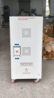 Stabilisateur de tension automatique triphasé AC SVC 380V 50Hz 50kVA 80kVA 100kVA 120kVA pour usage industriel