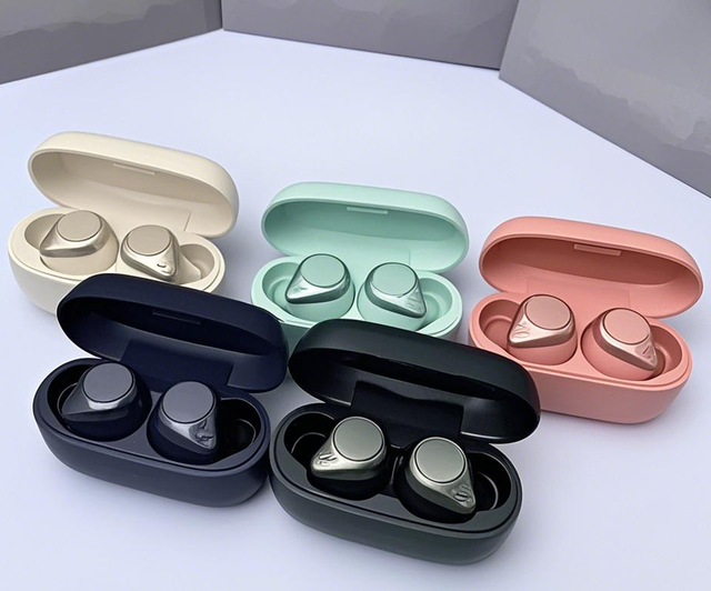 Hot Sale 2024 TWS Earbuds 65T 75T Wireless Stereo In-Ear Headphones for Sports Running Gym iPhone Android