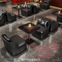 Ensemble table et chaises de style industriel pour bistro, bar, café chic, salon de thé, restaurant commercial et zone de restauration barbecue