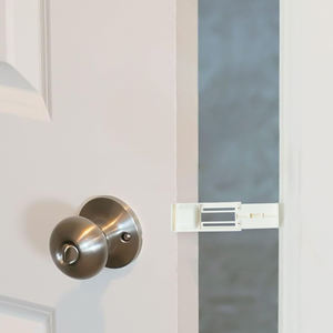 Cinturino regolabile all'ingrosso per animali domestici in plastica per gatti porta fermo porta fermo per tenere fuori il cane gatto - Product Image 1