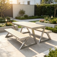 Table de pique-nique moderne d'extérieur avec bancs, plateau à lattes, structure métallique géométrique, mobilier de jardin, patio, parc