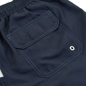 Short de bain chic pour homme à imprimé marbré, poches contrastantes vibrantes, séchage rapide, idéal pour le surf et les vacances d'été - Product Image 3