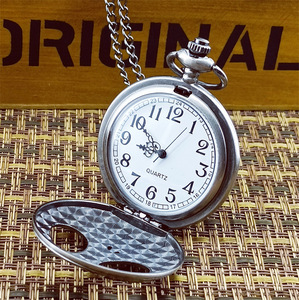 Reloj de Bolsillo de Cuarzo Reversible con Diseño de Calavera de Payaso y Espantapájaros, con Cadena Colgante, Reloj de Collar Creativo Antiguo de Aleación de 47mm - Product Image 4
