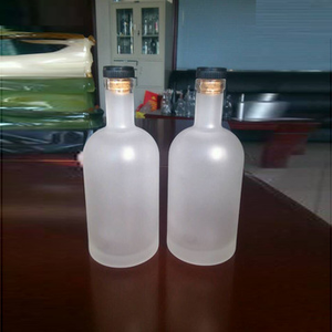 Vente en gros de bouteilles de rhum et de gin de 75 cl, personnalisées, super rondes, super flint, avec bouchon en liège, bouteilles de vodka en verre de 750 ml, fabricant en gros - Product Image 5