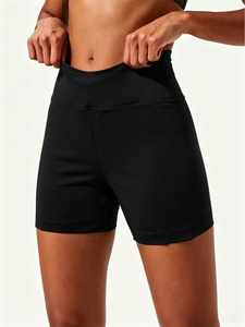 Pantaloncini Yoga Neri a Vita Alta Senza Cuciture, Tinta Unita, con Elastico in Vita, Lunghezza Corta - Product Image 3