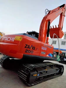 Excavadora de cadenas usada Hitachi ZX200 en oferta, con motor Cummins original y componentes principales, incluyendo motor, caja de cambios y PLC, compatible con ZX210 y ZX240. - Product Image 3