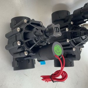 Válvula Solenoide Manual/Automática 24V CA Normalmente Cerrada de Plástico para Jardín Exterior con Temporizador de Agua y Regulación de Flujo - Product Image 1