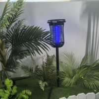 Lámpara UV para matar mosquitos con energía solar, trampa para matar insectos, luz LED para jardín 5,0 (1 opinión) 10 vendidos