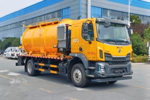 Camión de Succión Combinada DONGFENG M3 de Servicio Pesado con 6 Neumáticos, Tanque de 15m³, Motor Cummins de 290HP de Gran Potencia, Diseño de Limpieza y Succión Dual - Product Image 3