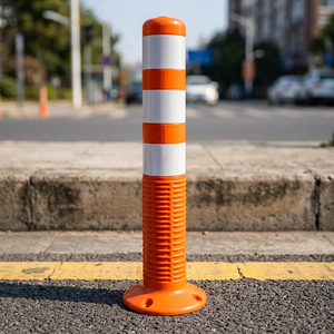 Poste Delimitador Flexible de EVA TPU de la Marca SM con Parte Superior Abierta, Cinta Reflectante Prismática de Alta Intensidad Naranja/Amarilla, Modelo TW para Seguridad Vial - Product Image 3